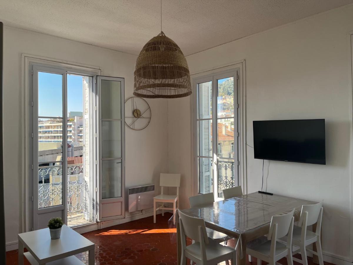 Appartement Hyeres - Centre Ville 3 Chambres 6 Personnes 4Eme Etage Escalier - Sebastien Claire Exterior foto