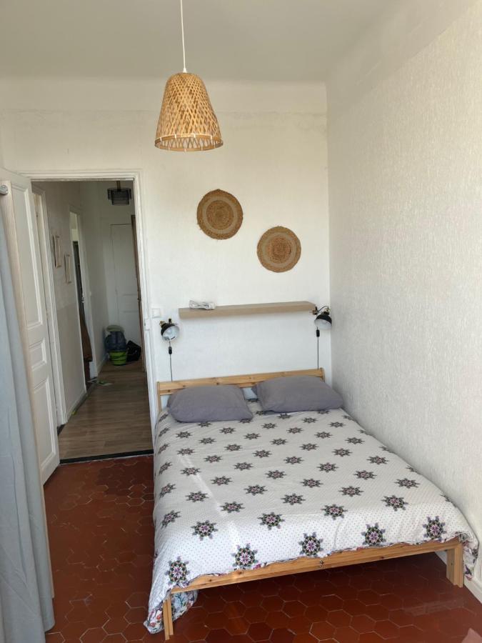 Appartement Hyeres - Centre Ville 3 Chambres 6 Personnes 4Eme Etage Escalier - Sebastien Claire Exterior foto