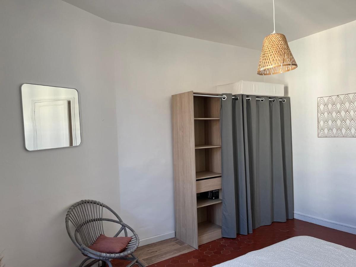 Appartement Hyeres - Centre Ville 3 Chambres 6 Personnes 4Eme Etage Escalier - Sebastien Claire Exterior foto