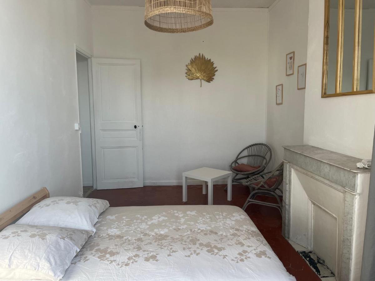 Appartement Hyeres - Centre Ville 3 Chambres 6 Personnes 4Eme Etage Escalier - Sebastien Claire Exterior foto